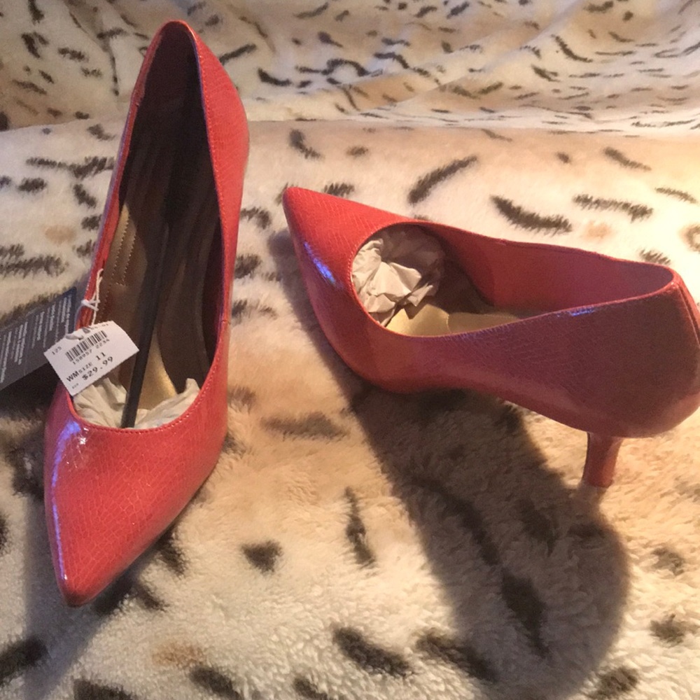 Heels - Picture 2 of 4